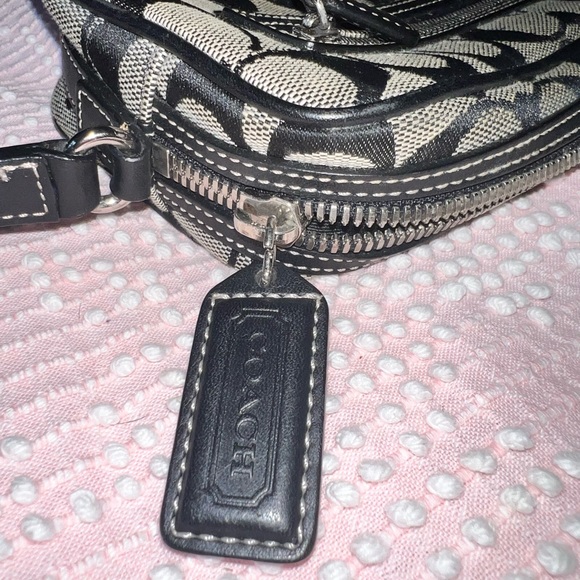 Vintage Coach Crossbody - Picture 4 of 4